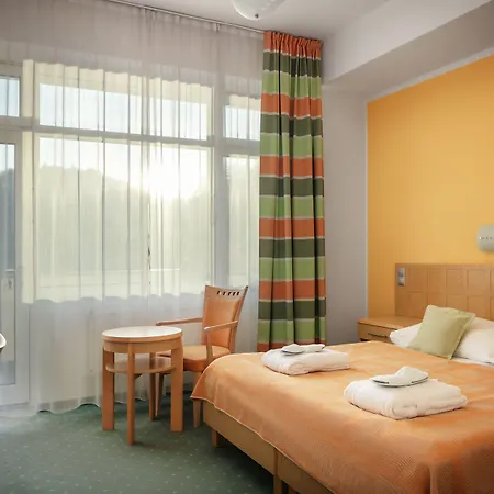 Sanssouci 4*