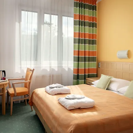 Sanssouci 4*